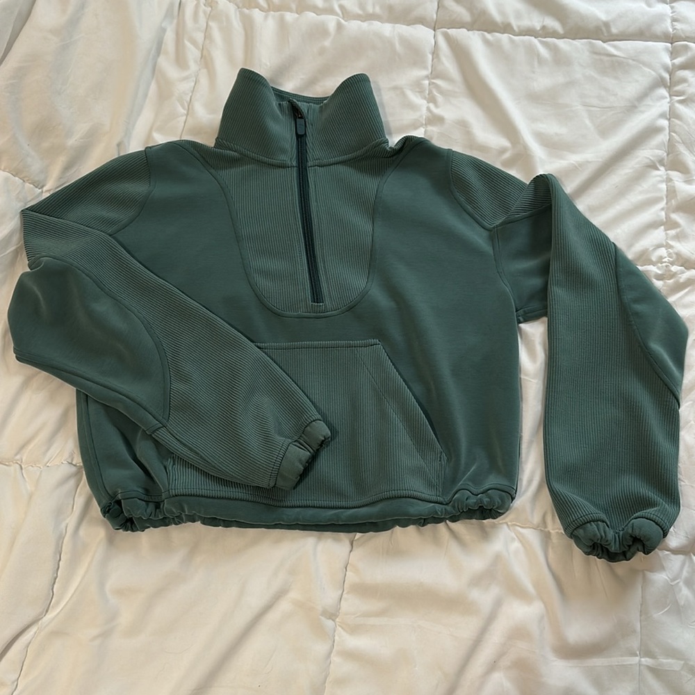 Lululemon Softstreme cropped half zip sweatshirt